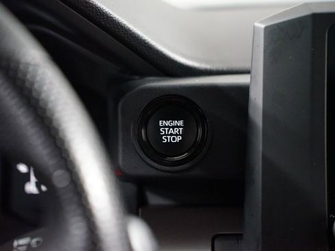 Certified 2024 Toyota Tacoma SR5 image 18