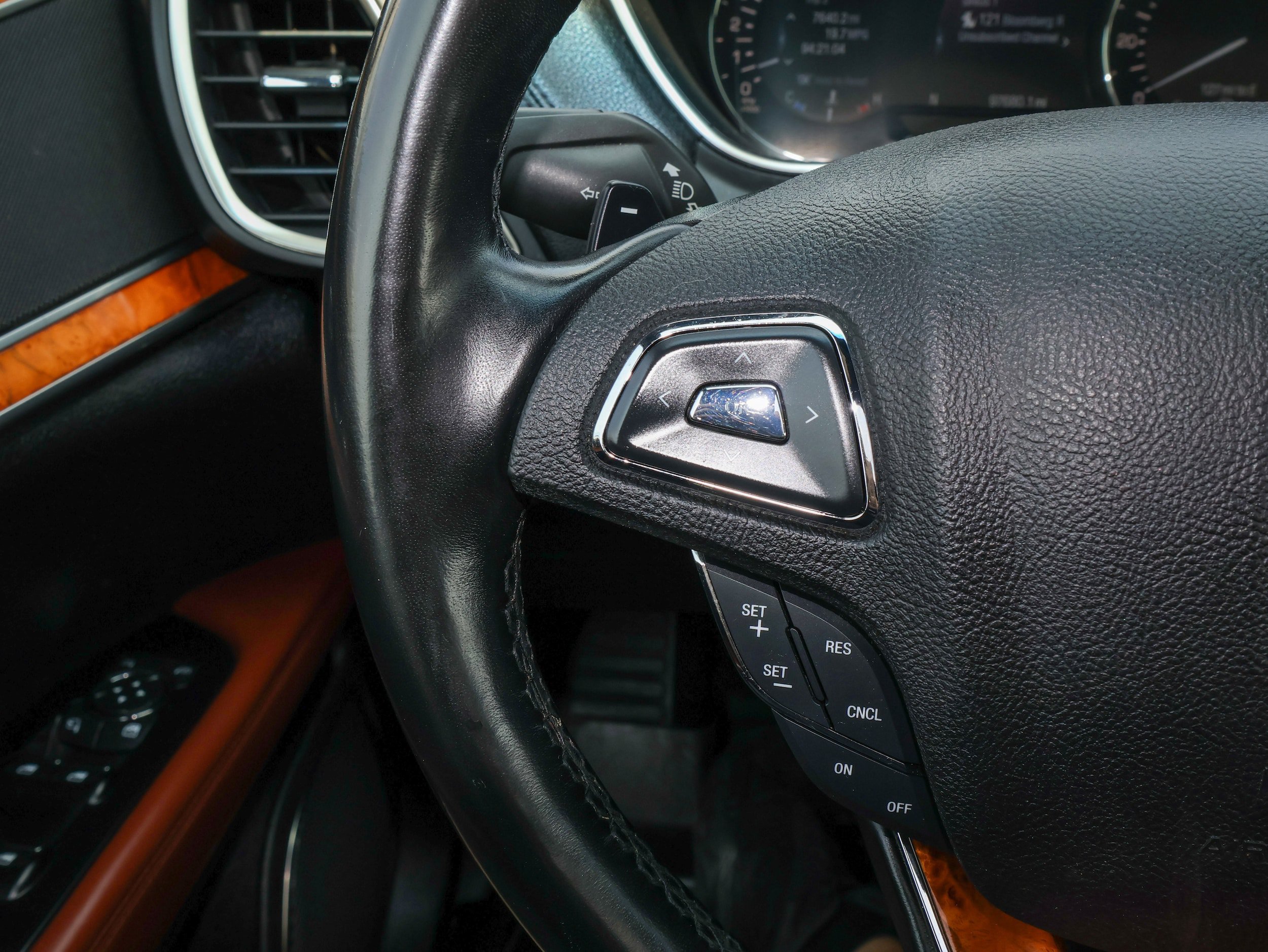Used 2018 Lincoln MKX Reserve AWD/4WD image 28