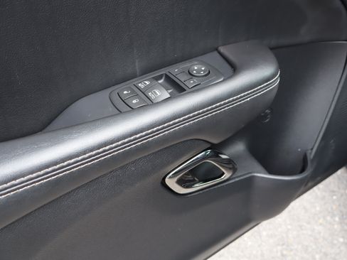 Used 2016 Dodge Challenger SRT Hellcat RWD image 17