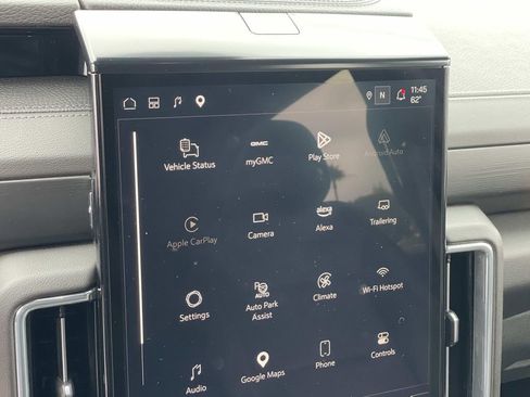 Used 2025 GMC Yukon Denali AWD/4WD image 10