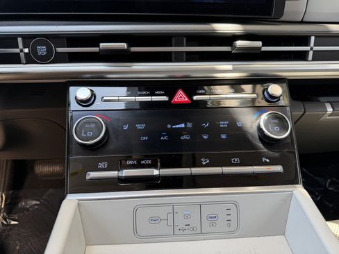 Used 2025 Hyundai Santa Fe SEL FWD image 22