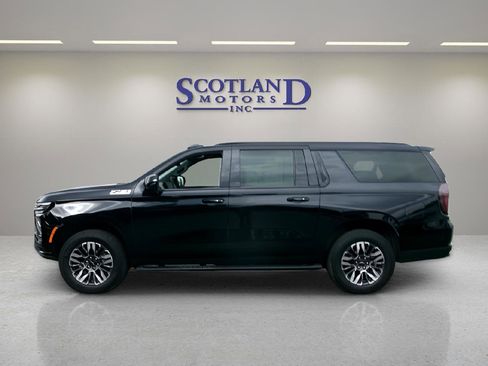 Used 2025 Chevrolet Suburban Z71 AWD/4WD image 1