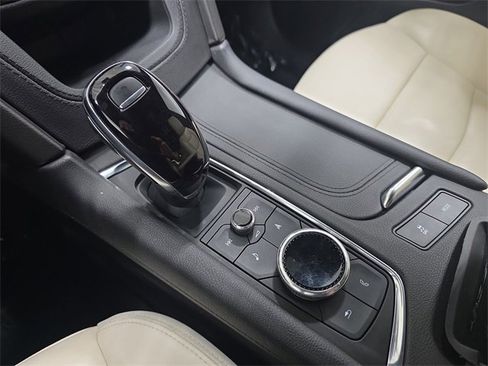 Used 2023 Cadillac XT6 Sport image 22