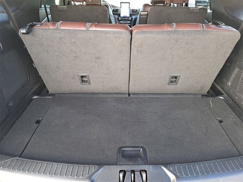 Used 2022 Ford Explorer Platinum w/ Equipment Group 601A image 14