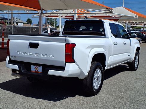 Used 2025 Toyota Tacoma SR5 AWD/4WD image 6