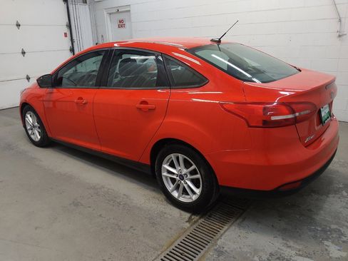 Used 2016 Ford Focus SE FWD image 3