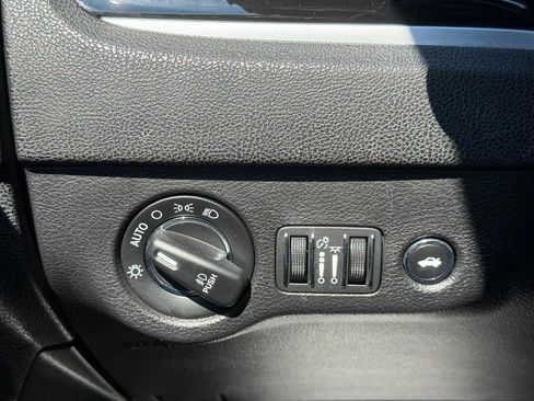 Used 2020 Chrysler 300 S RWD image 22