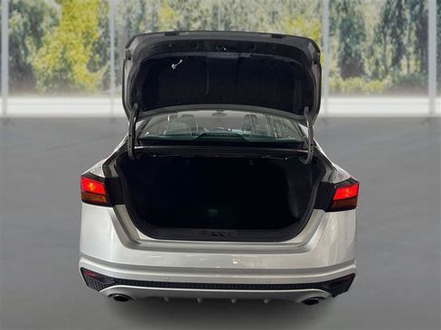 Used 2023 Nissan Altima 2.5 SL FWD image 13