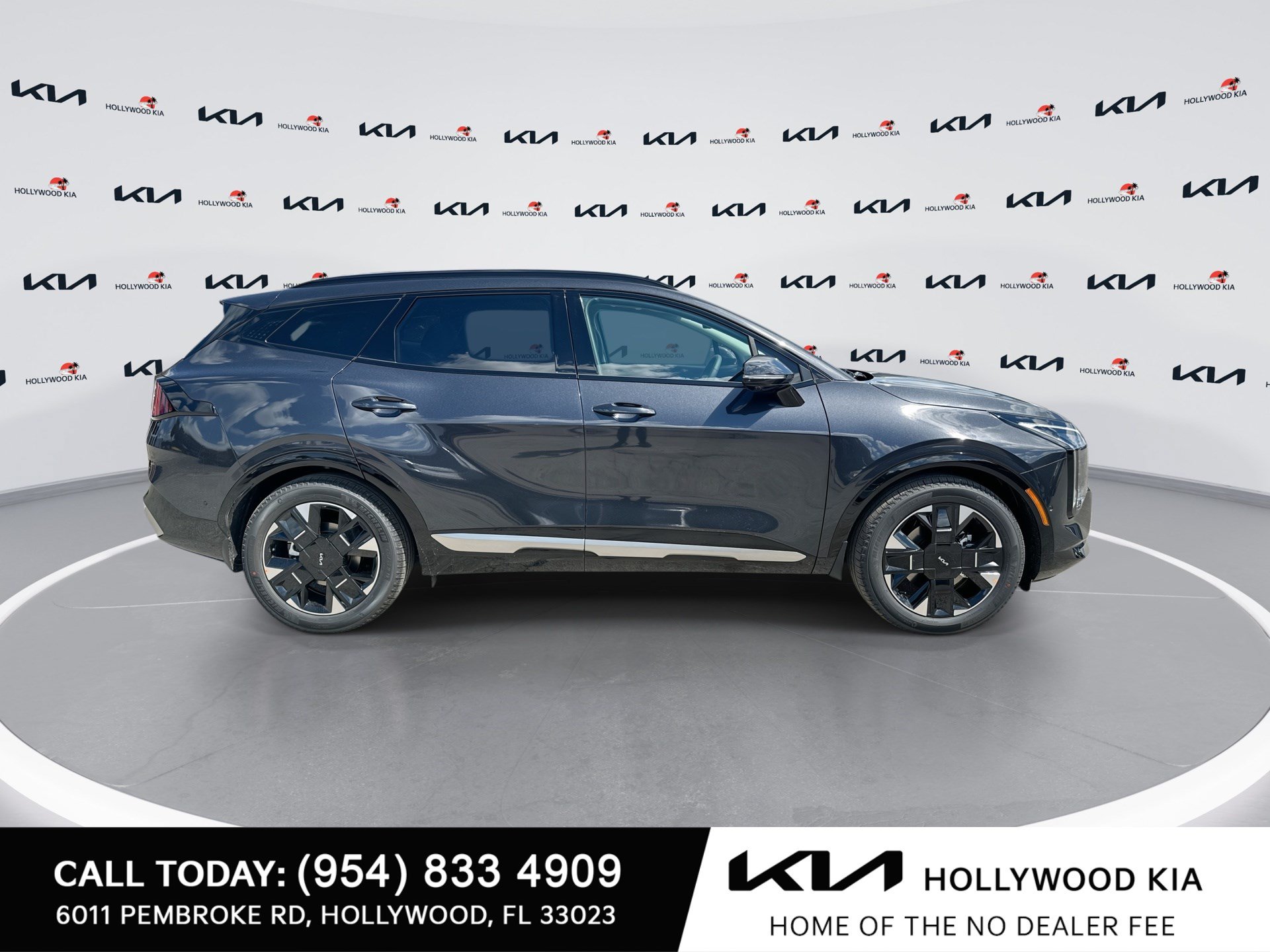 New 2026 Kia Sportage SX FWD image 9