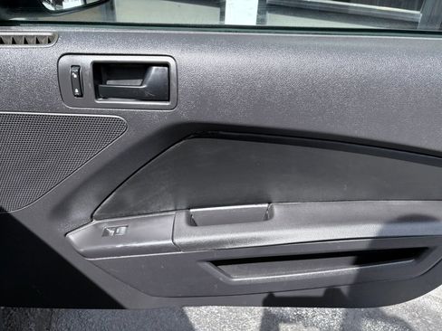 Used 2012 Ford Mustang Coupe RWD image 14