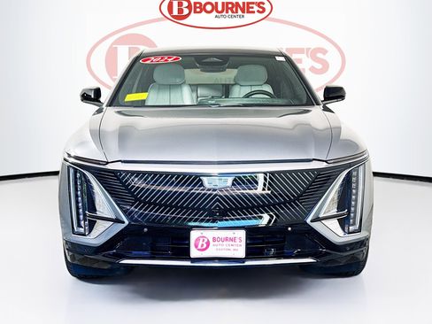 Used 2024 Cadillac Lyriq Luxury w/ LPO, Floor Liner Package AWD/4WD image 6