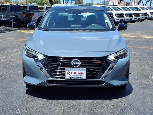 Used 2025 Nissan Sentra SR w/ SR Premium Package FWD image 2