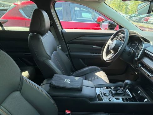 Used 2025 MAZDA CX-50 AWD 2.5 Turbo w/ Premium Pkg image 4