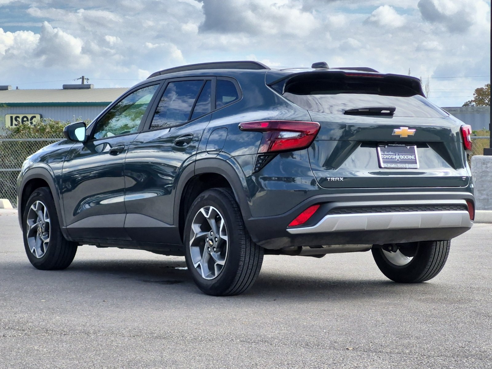 Used 2026 Chevrolet Trax LT FWD image 3