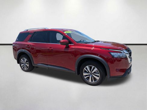 Used 2024 Nissan Pathfinder SL FWD image 1