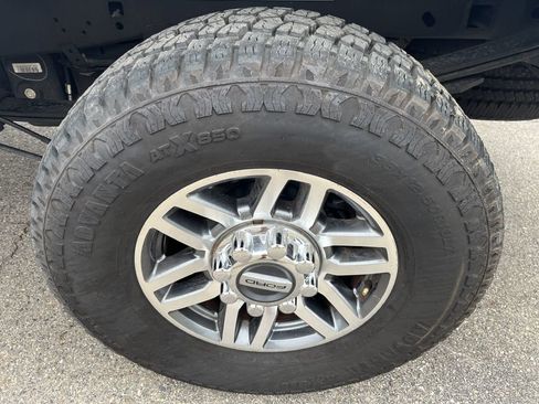 Used 2019 Ford F250 Lariat w/ Lariat Value Package AWD/4WD image 16
