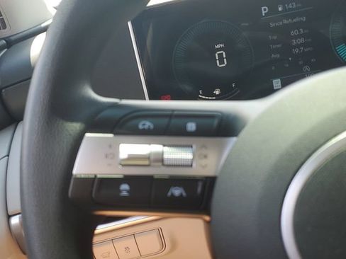 Certified 2025 Hyundai Tucson SEL AWD/4WD image 22