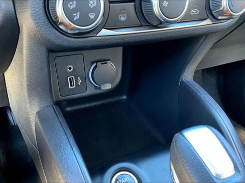 Used 2025 Nissan Kicks Play S image 30