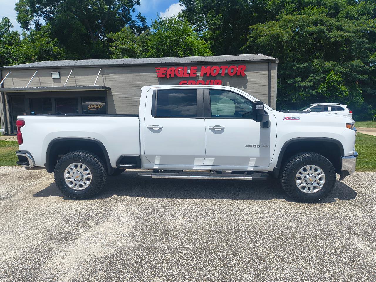 Used 2023 Chevrolet Silverado 2500 LT w/ Convenience Package AWD/4WD image 1