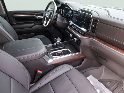 Used 2024 GMC Sierra 1500 SLT RWD image 32