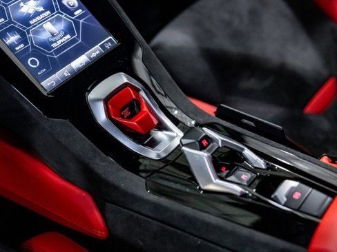 Used 2023 Lamborghini Huracan Tecnica image 24