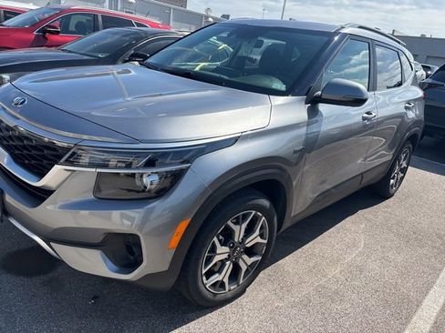Used 2021 Kia Seltos EX AWD/4WD image 1