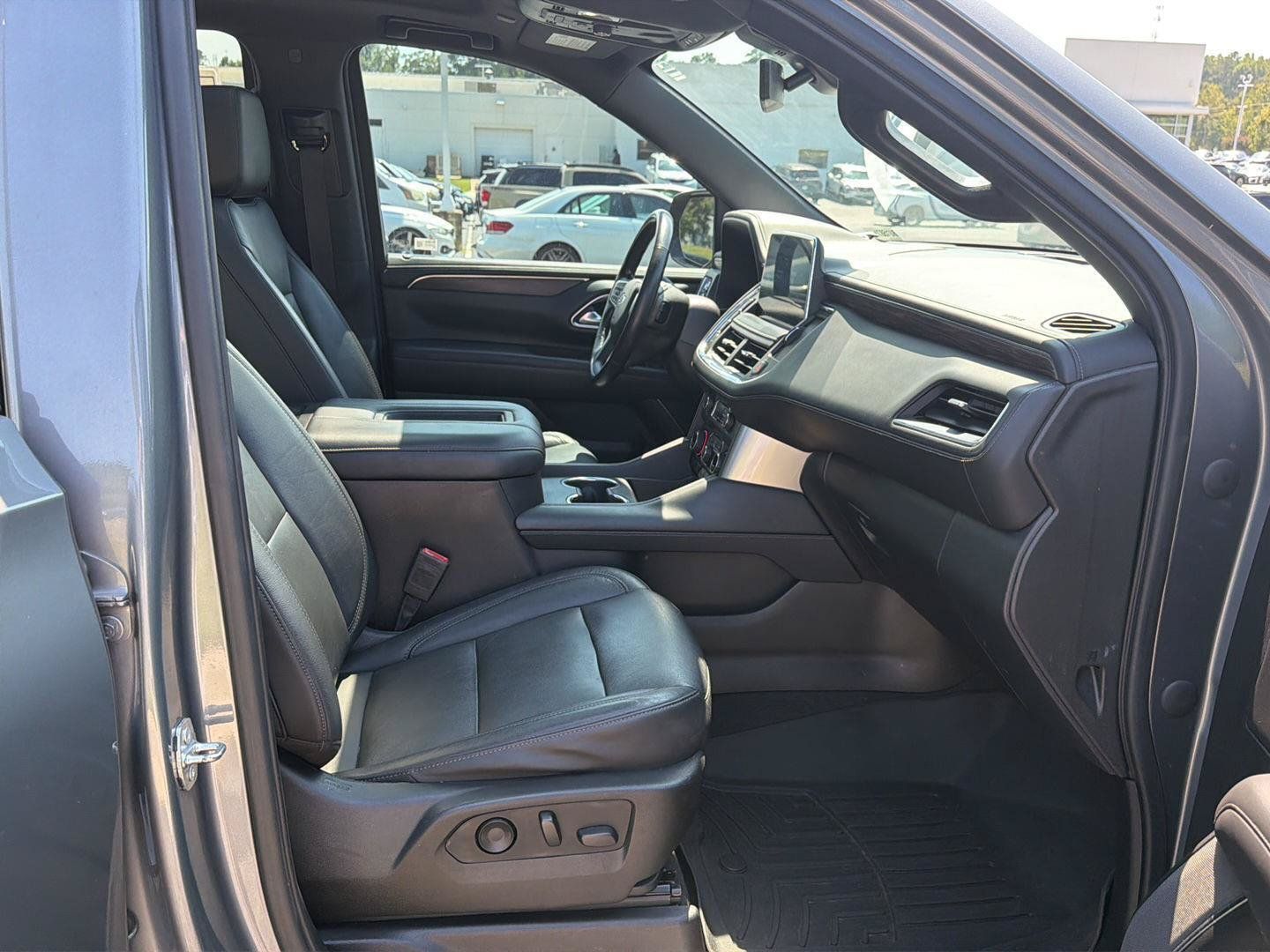 Used 2021 Chevrolet Tahoe Z71 w/ Z71 Signature Package AWD/4WD image 15