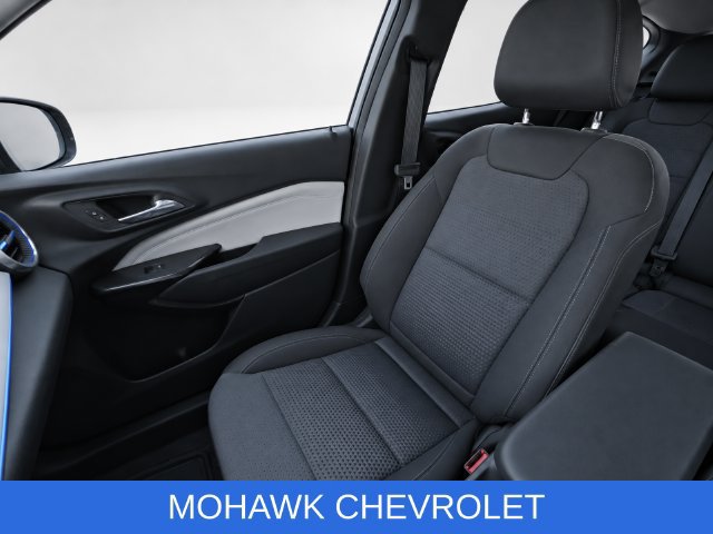 Used 2025 Chevrolet Trax LT w/ Driver Confidence Package FWD image 17