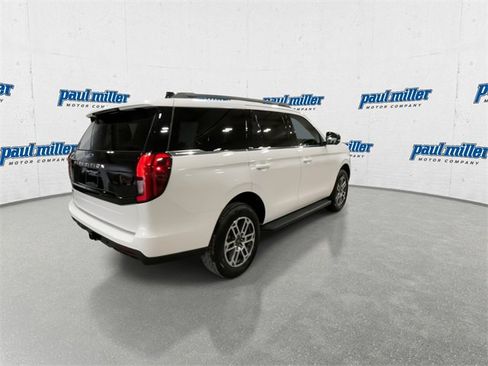 New 2025 Ford Expedition Active image 11