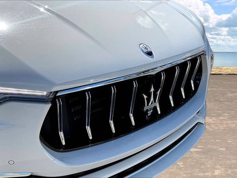 Used 2022 Maserati Levante GT AWD/4WD image 34