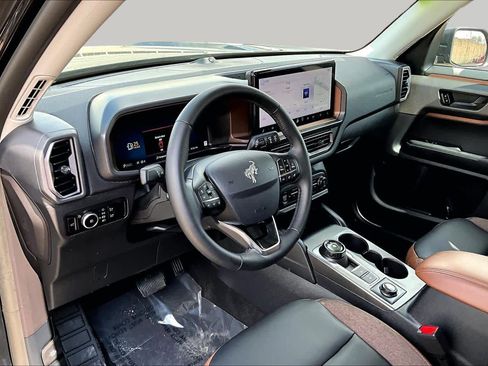 Certified 2025 Ford Bronco Sport Outer Banks w/ Outer Banks Tech Package+ AWD/4WD image 23