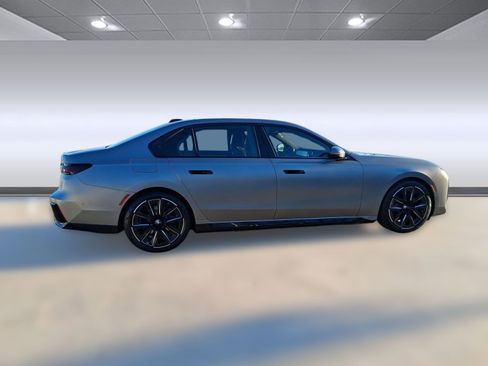 New 2026 BMW i7 xDrive60 w/ Premium Package image 8