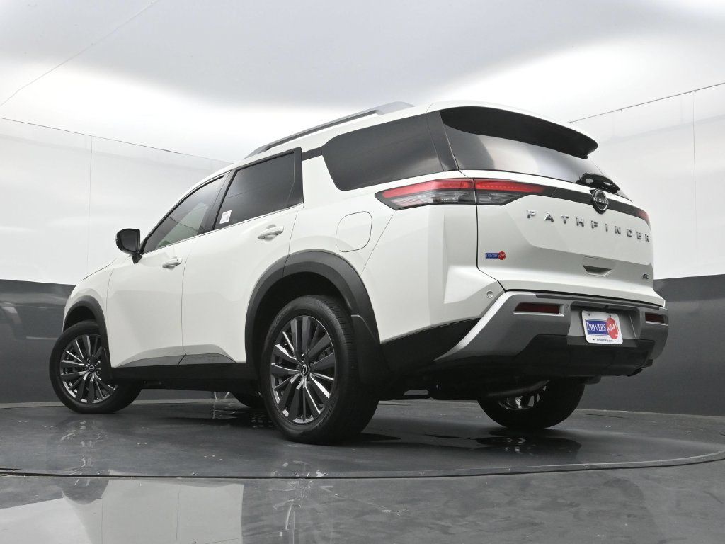 Used 2024 Nissan Pathfinder SL w/ SL Premium Package FWD image 31