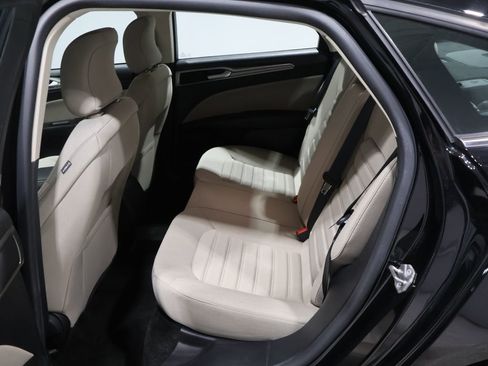 Used 2018 Ford Fusion S image 18