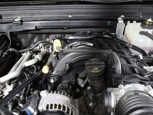 Used 2023 Jeep Gladiator Sport image 14