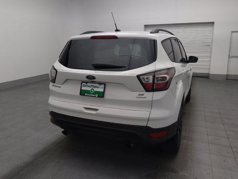 Used 2017 Ford Escape SE w/ Equipment Group 201A FWD image 7