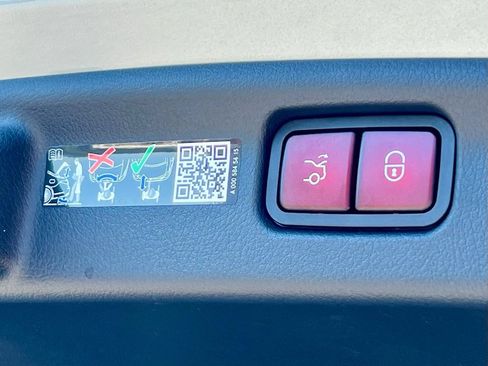 Certified 2026 Mercedes-Benz C 300 4MATIC Sedan image 43