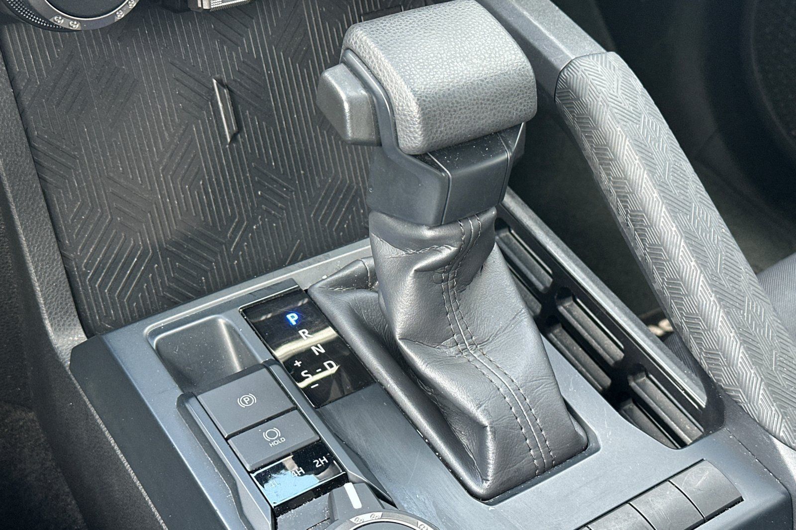 Used 2025 Toyota Tacoma SR5 AWD/4WD image 26