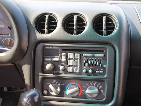 Used 1994 Pontiac Firebird Trans Am RWD image 18