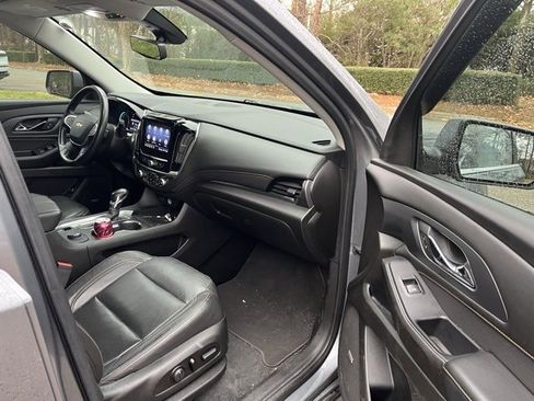 Used 2021 Chevrolet Traverse Premier image 10