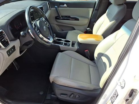 Used 2021 Kia Sportage S w/ S AWD Premium Package image 9