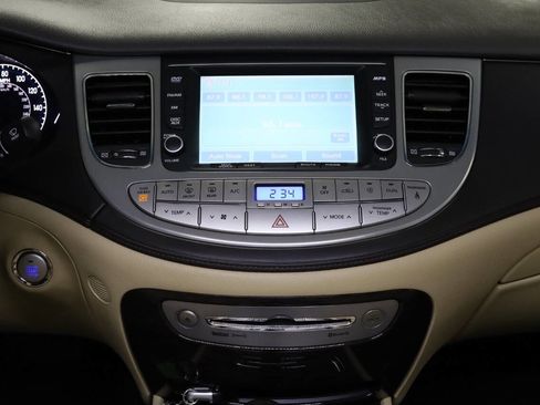 Used 2010 Hyundai Genesis 4.6 image 15