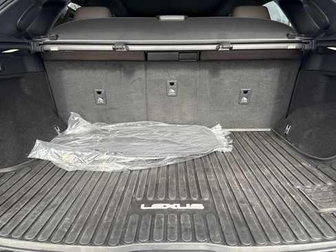 Used 2023 Lexus RX 350 w/ Luxury Package image 32