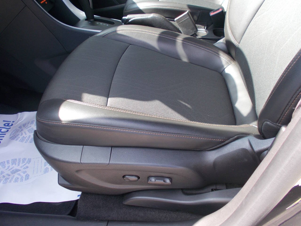 Used 2021 Chevrolet Trax LT w/ Driver Confidence Package FWD image 12