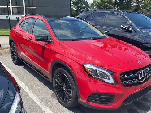 Used 2018 Mercedes-Benz GLA 250 4MATIC image 1
