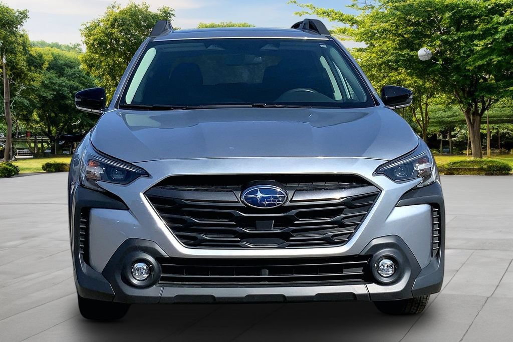 Used 2025 Subaru Outback Premium AWD/4WD image 2