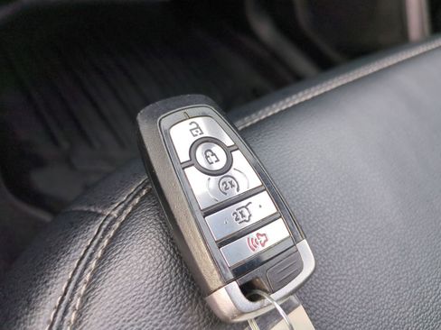 Certified 2020 Ford Explorer XLT w/ Equipment Group 202A image 39