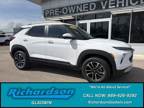 Used 2025 Chevrolet TrailBlazer LT AWD/4WD image 1