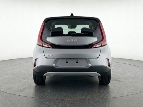 Used 2025 Kia Soul LX w/ LX Technology Package FWD image 7
