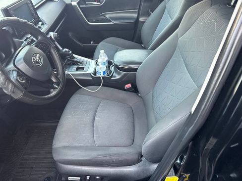 Used 2020 Toyota RAV4 XLE w/ All Weather Liner Package AWD/4WD image 5